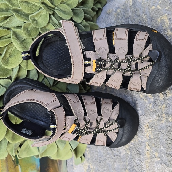Keen Other - Keen Newport H2 Sandals - YOUTH Size 4